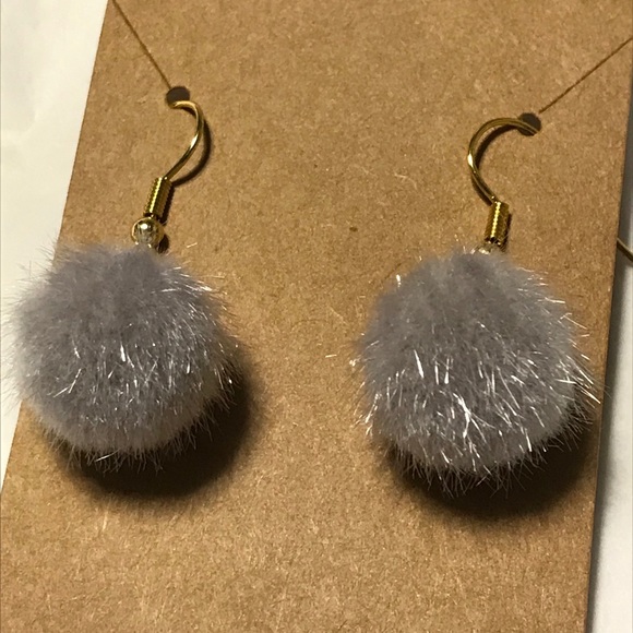 ✨ Pom Pom Gold Dangle Earrings - Grey ✨ - Picture 2 of 2
